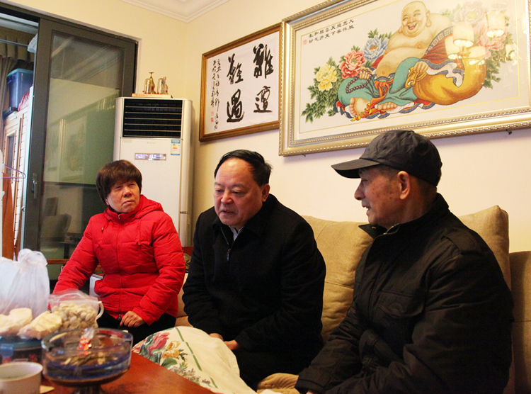 20220209791999.jpg 8龚智辉慰问IMG_2019_副本.jpg