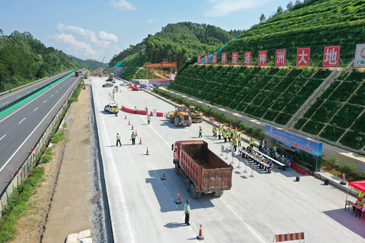 20220712533206.jpg 23桂柳清静月1.jpg