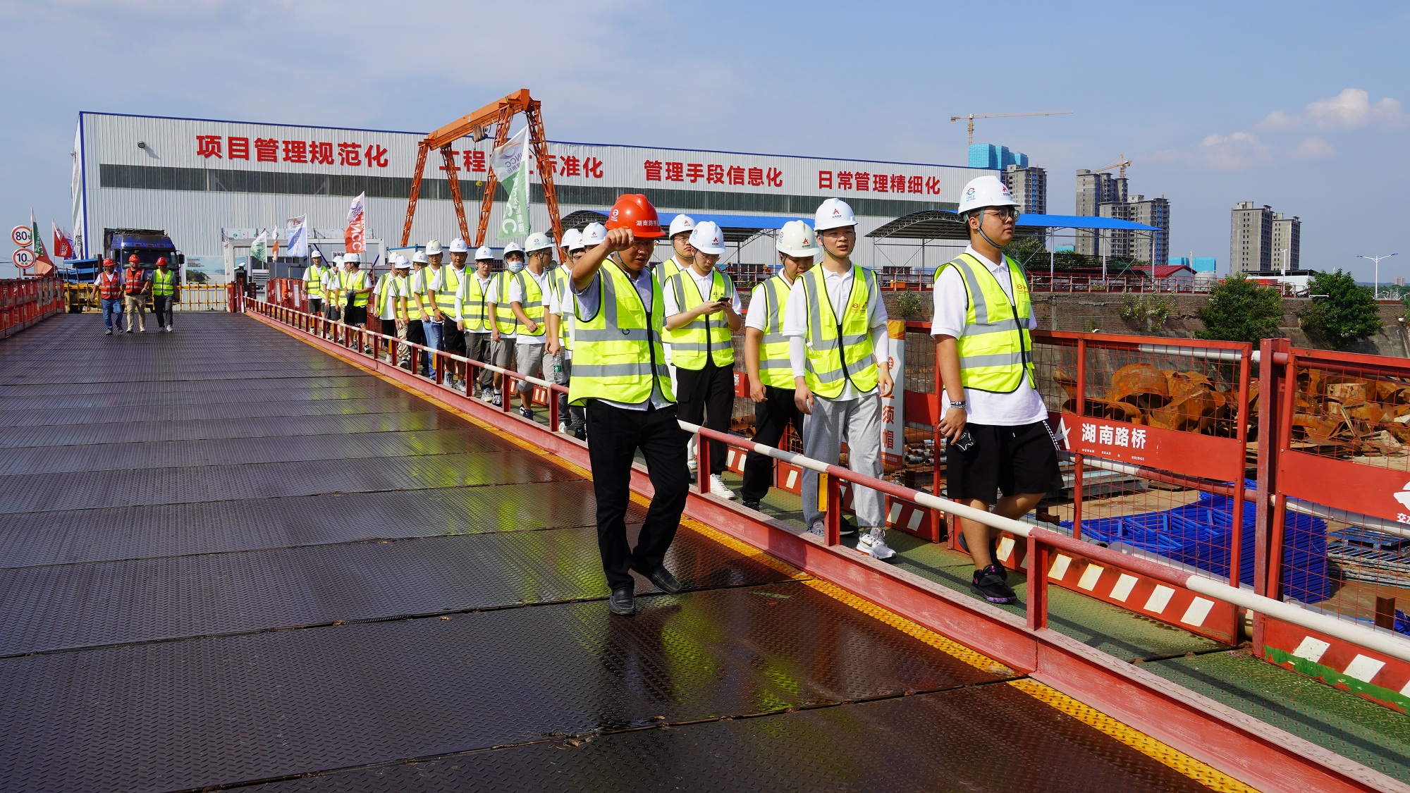 20220726105169.jpg 新员工旅行现场1.jpg